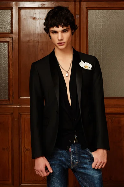 Look 60
